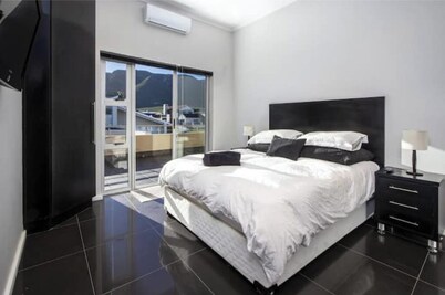 C-Onrus, Pool, Seaview, 5Bed, 5Bath, Bar, BBQ