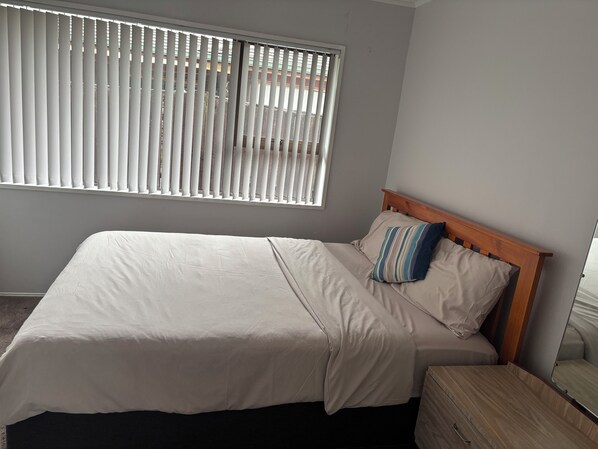 1 chambre, fer et planche Ă repasser, Wi-Fi, draps fournis