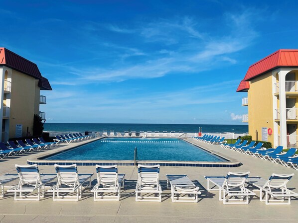 Outdoor pool, a heated pool