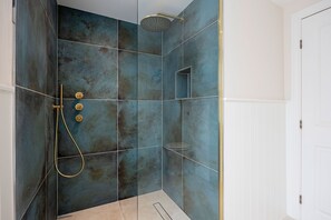 Shower, towels
