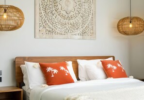 3 bedrooms, in-room safe, free WiFi, bed sheets