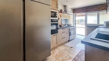 Kühlschrank, Ofen, Geschirrspüler