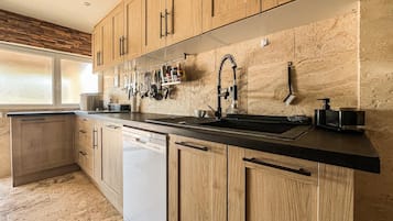 Fridge, oven, dishwasher