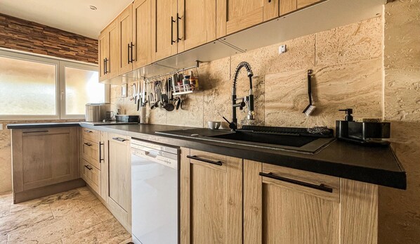 Fridge, oven, dishwasher