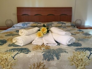 4 chambres, fer et planche à repasser, Wi-Fi, draps fournis