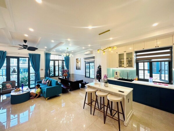Deluxe Villa, 3 Bedrooms, Balcony, Garden View | Living area