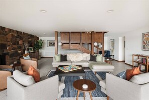 Smart TV, fireplace, offices, computer monitors