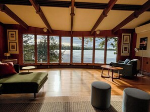 Smart TV, fireplace, offices, computer monitors