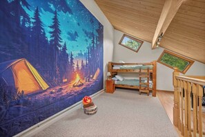 Desk, iron/ironing board, free WiFi, bed sheets