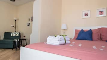 Family Triple Room, Ensuite, Garden View | Premium bedding, down duvets, memory-foam beds, individually decorated