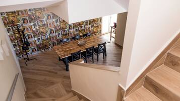 110-cm-Smart-TV mit Satellitenempfang