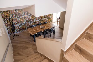 110-cm Smart TV with satellite channels