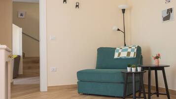 Tripla familiare, bagno in camera, vista giardino | Biancheria da letto di alta qualità, copriletto in piuma