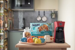 朝食 (セルフサービス)、毎日提供 (無料)