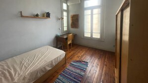 1 soverom, strykejern/-brett, wi-fi og sengetøy