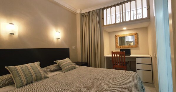 1 bedroom, in-room safe, desk, iron/ironing board