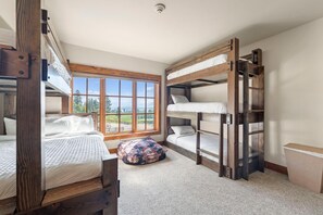 3 bedrooms, internet, bed sheets