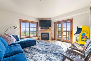 TV, fireplace - Penthouse | Golf & Lake Views | Resort Amenities (Tamarack)