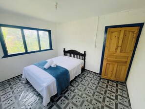 3 bedrooms, iron/ironing board, WiFi