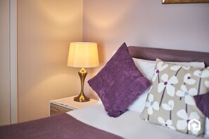 2 Schlafzimmer, Schreibtisch, Bügeleisen/Bügelbrett, kostenloses WLAN