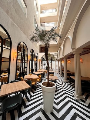 Free daily buffet breakfast - Unibliss 15 (Gurugram)