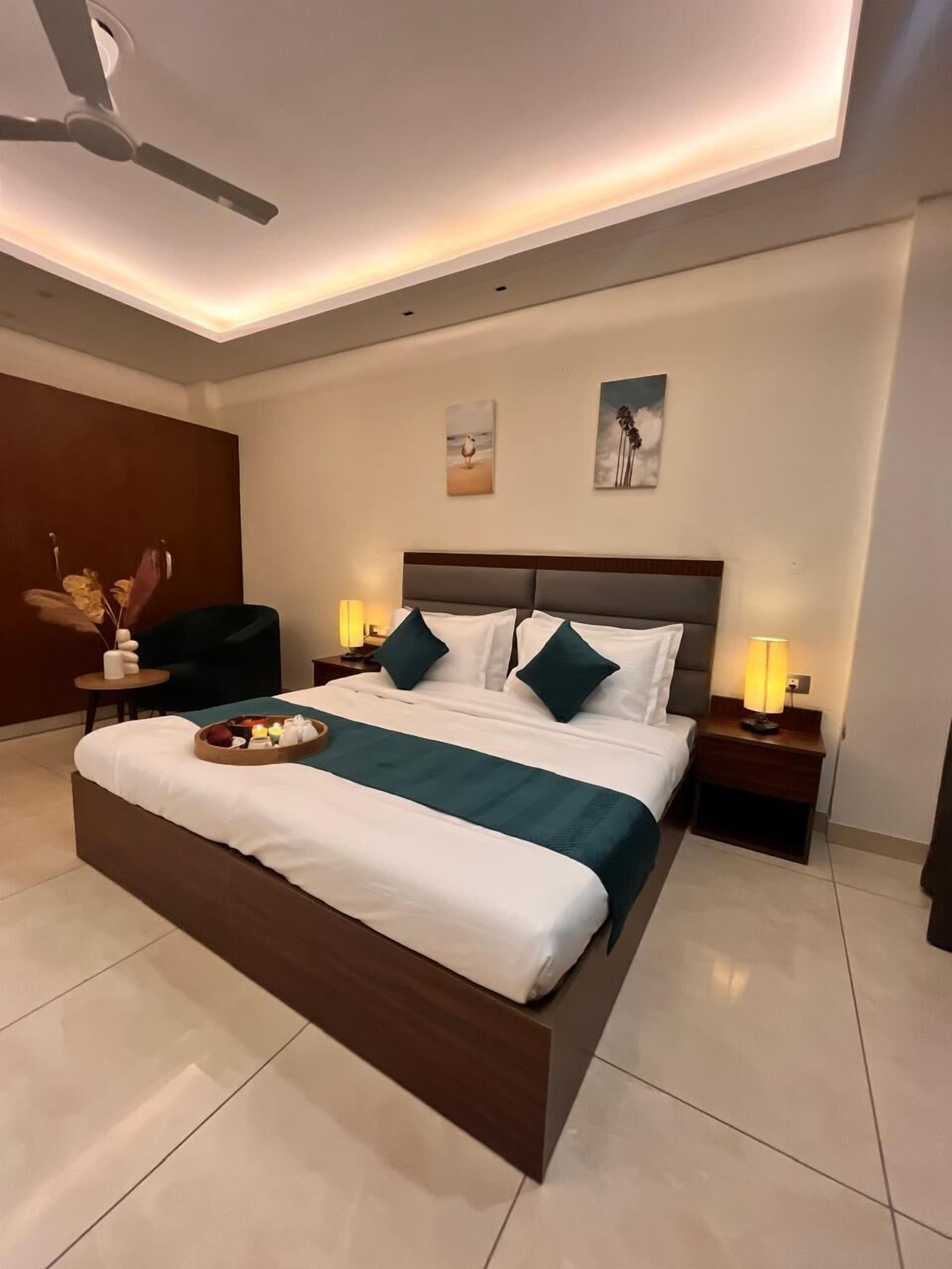 Deluxe Double Room | In-room safe, blackout drapes, soundproofing, iron/ironing board