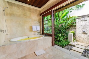 Dusche, Haartrockner, Bidet, Handtücher