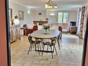 Dining - Alpaca Cottage 10 pers with garden & pets allowed (Niafles)