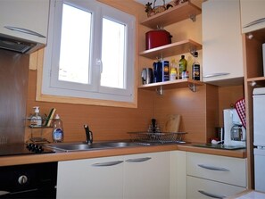 Fridge, microwave, oven