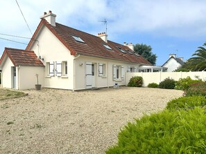 Exterior - House 550m from the beach in Trégastel, garden, terrace (Trégastel)