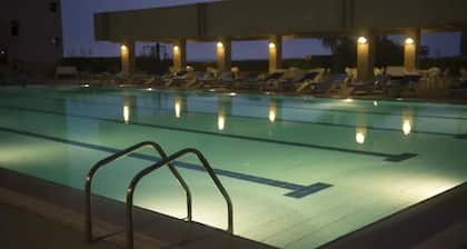 Loft at Siwar resort, near Le Royal Hotel, pool,all amenities are included, parking