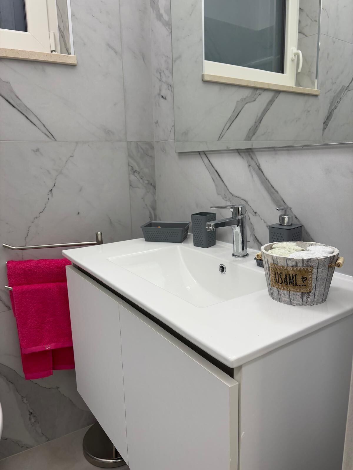 Dusche, Haartrockner, Bidet, Handtücher