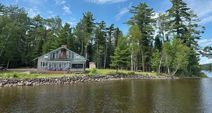 Southern Exposure Lakefront Retreat Hunting Zone 6 - 100 ft from ScoPan Lake