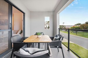 تناول الطعام بالخارج