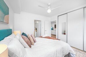 2 bedrooms, iron/ironing board, free WiFi, bed sheets - Stylish 2BR with Wi-Fi (100+ Mbps), TV big 75 inch -Beckenham (Beckenham)