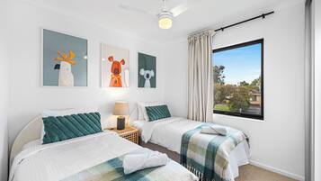 2 bedrooms, iron/ironing board, free WiFi, bed sheets