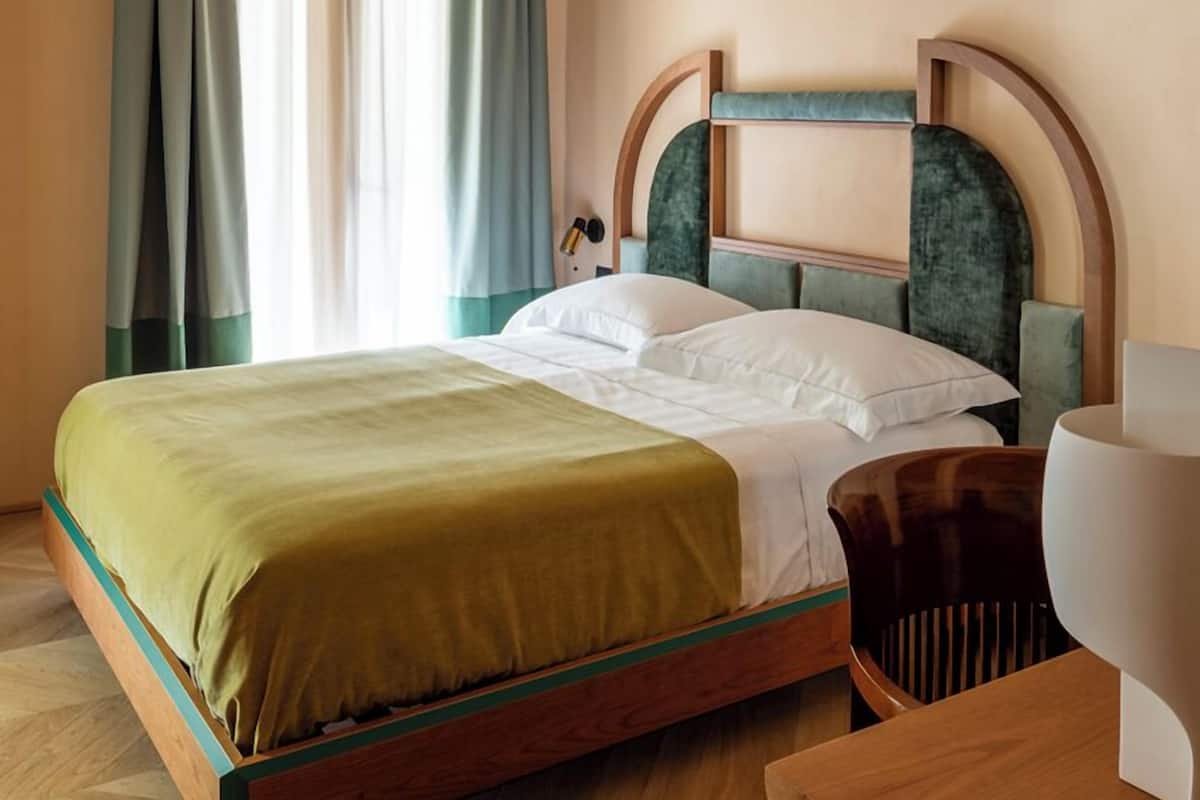 Deluxe Room | Egyptian cotton sheets, premium bedding, down comforters