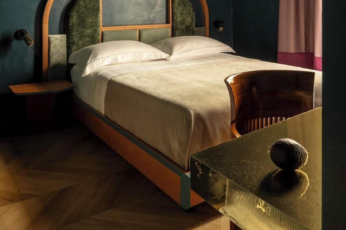Deluxe Room | Egyptian cotton sheets, premium bedding, down comforters