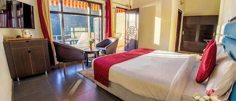 Premium Room with Balcony | Egyptian cotton sheets, premium bedding, rollaway beds, free WiFi