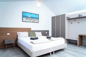 3 makuuhuonetta, silitysrauta/-lauta, vauvan matkasänky, Wi-Fi