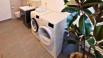 Apartment | Bathroom | Towels