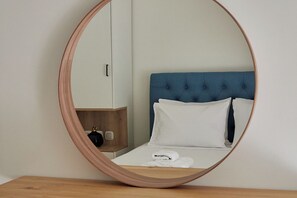 2 bedrooms, iron/ironing board, Internet, bed sheets