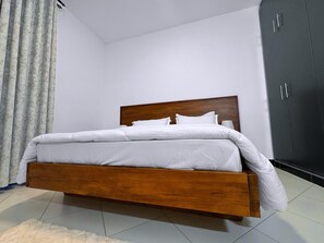 Iron/ironing board, free WiFi