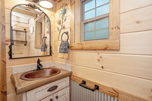 Secador de pelo y toallas