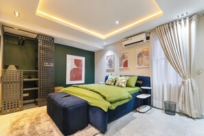 1 chambre, fer et planche à repasser, accès Internet, draps fournis