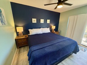 Desk, free WiFi, bed sheets - 3BR North Captiva Townhome with Golf Cart (Captiva)