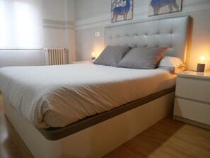 Iron/ironing board, WiFi, bed sheets