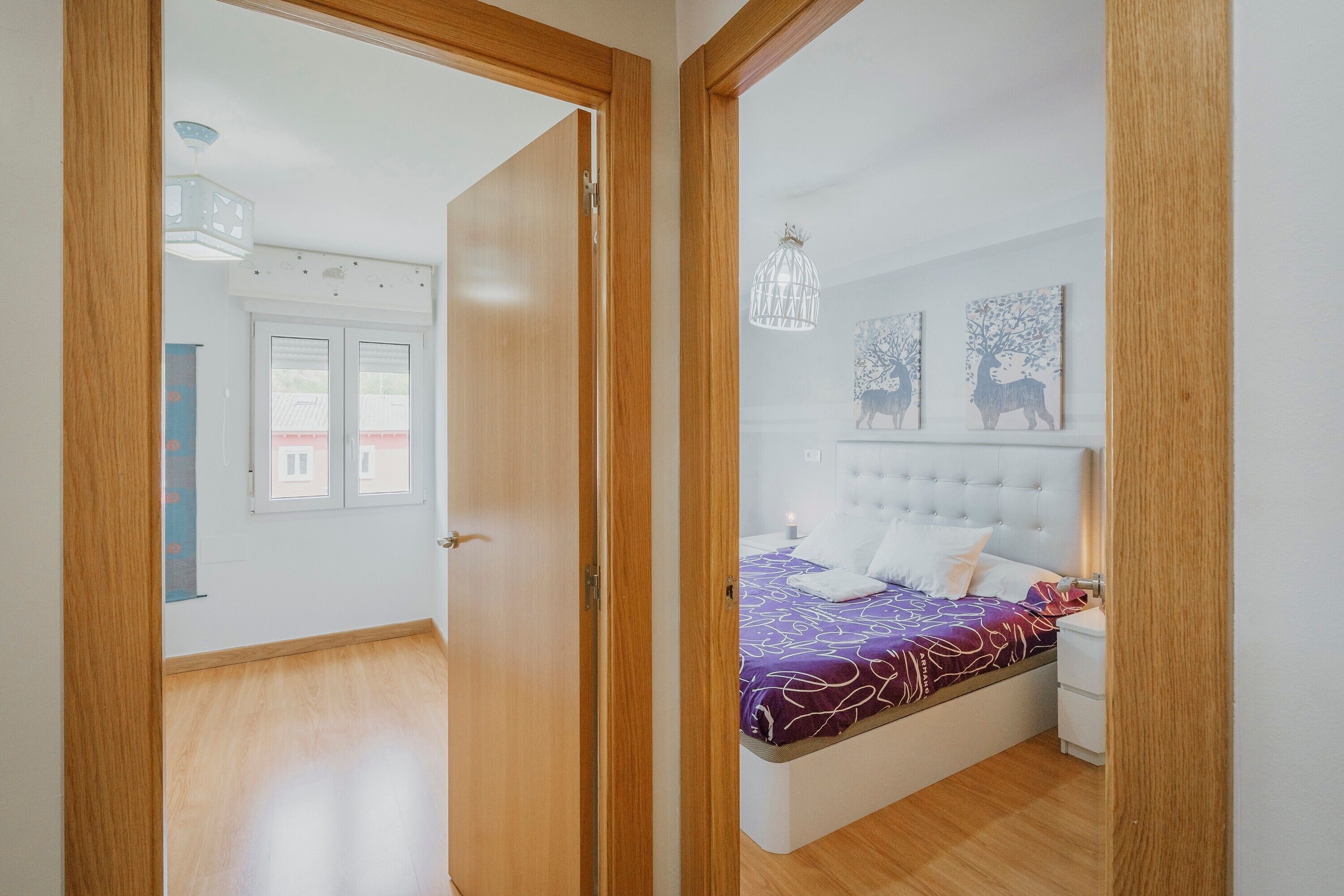 2 habitaciones, tabla de planchar con plancha, wifi y ropa de cama 