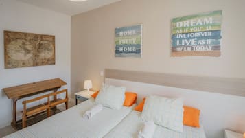 2 slaapkamers, een strijkplank/strijkijzer, wifi, beddengoed