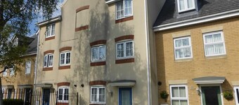 Delightful 4 double bedroom, 3 bathroom  and 2 cloakroom house